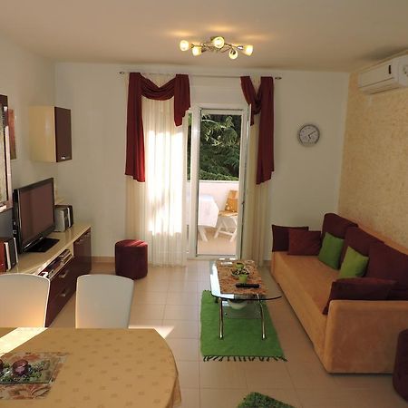 Apartman Legin Fazana Luaran gambar