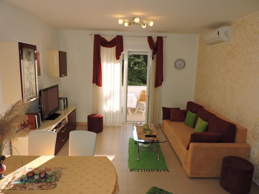Apartman Legin Fazana Luaran gambar