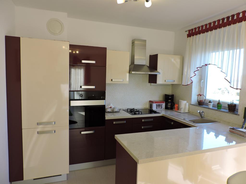 Apartman Legin Fazana Luaran gambar